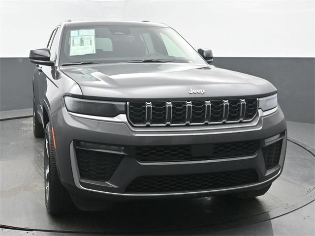 new 2026 Jeep Grand Cherokee car, priced at $49,580