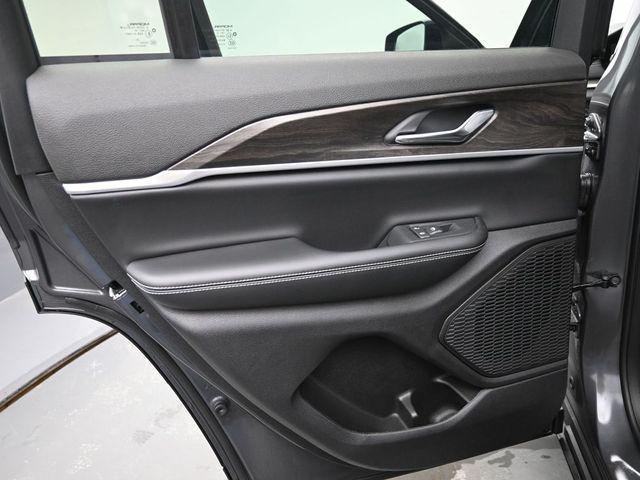 new 2026 Jeep Grand Cherokee car, priced at $48,525