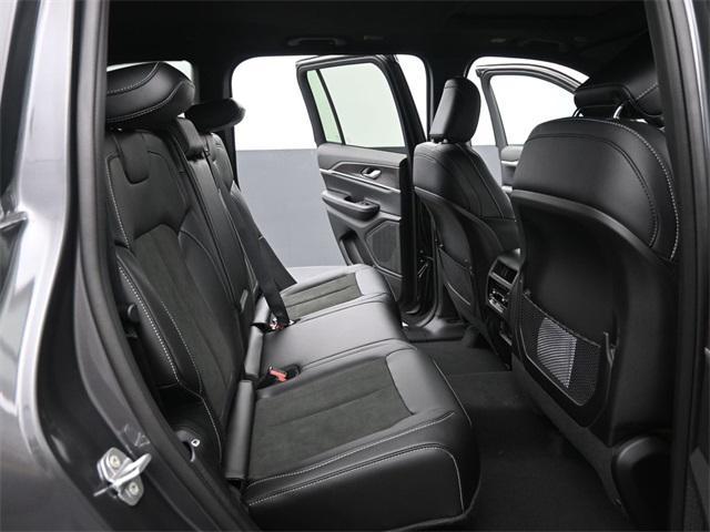 new 2026 Jeep Grand Cherokee car, priced at $48,525
