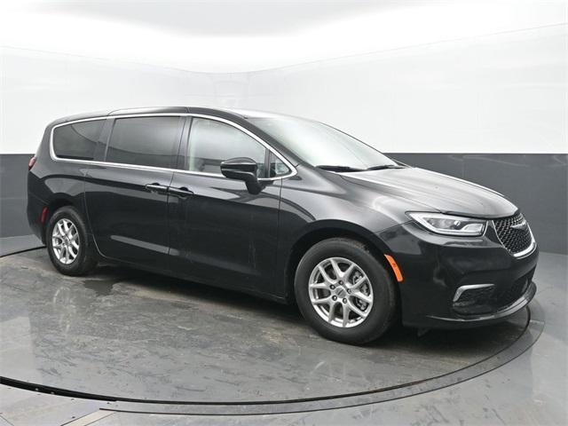 used 2023 Chrysler Pacifica car, priced at $26,102