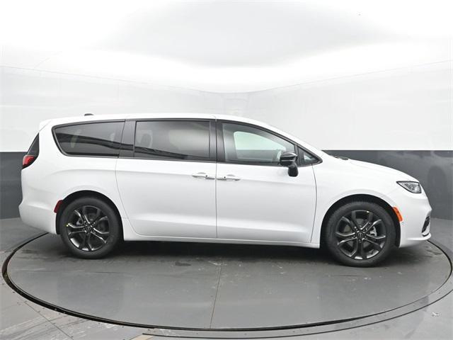 new 2026 Chrysler Pacifica car, priced at $43,993