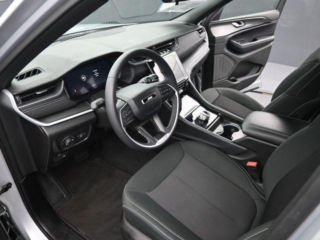 used 2025 Jeep Grand Cherokee car, priced at $33,991