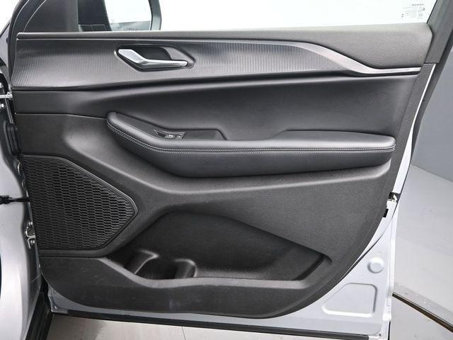 used 2025 Jeep Grand Cherokee car, priced at $33,991