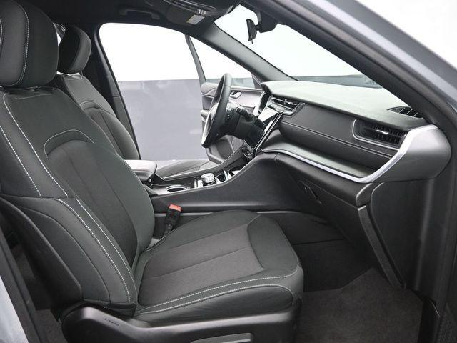 used 2025 Jeep Grand Cherokee car, priced at $33,991