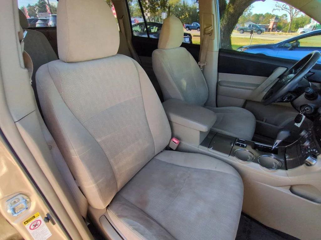 used 2012 Toyota Highlander car, priced at $7,995
