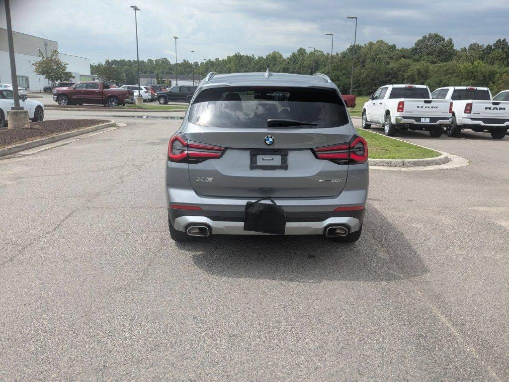 BMW X3 view 4