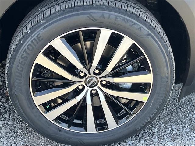 new 2025 Nissan Pathfinder car, priced at $50,510