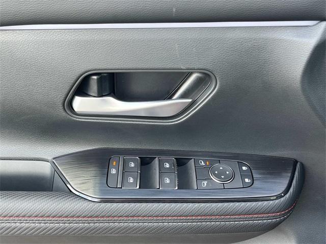 new 2025 Nissan Kicks car, priced at $30,012