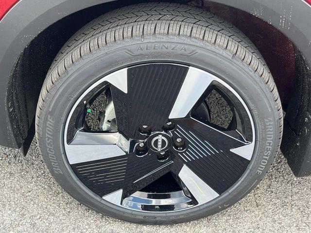 new 2025 Nissan Kicks car, priced at $30,012