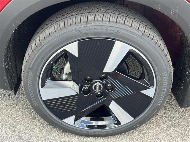 new 2025 Nissan Kicks car, priced at $30,012