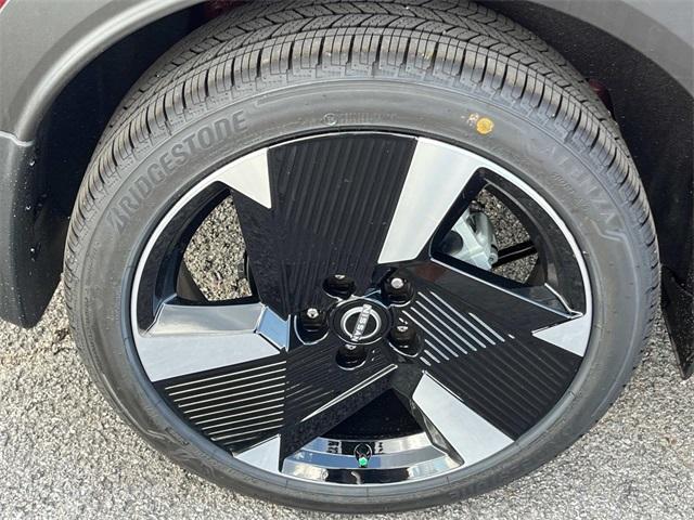 new 2025 Nissan Kicks car, priced at $30,012