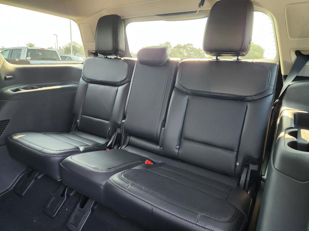 new 2025 Ford Expedition car, priced at $76,701