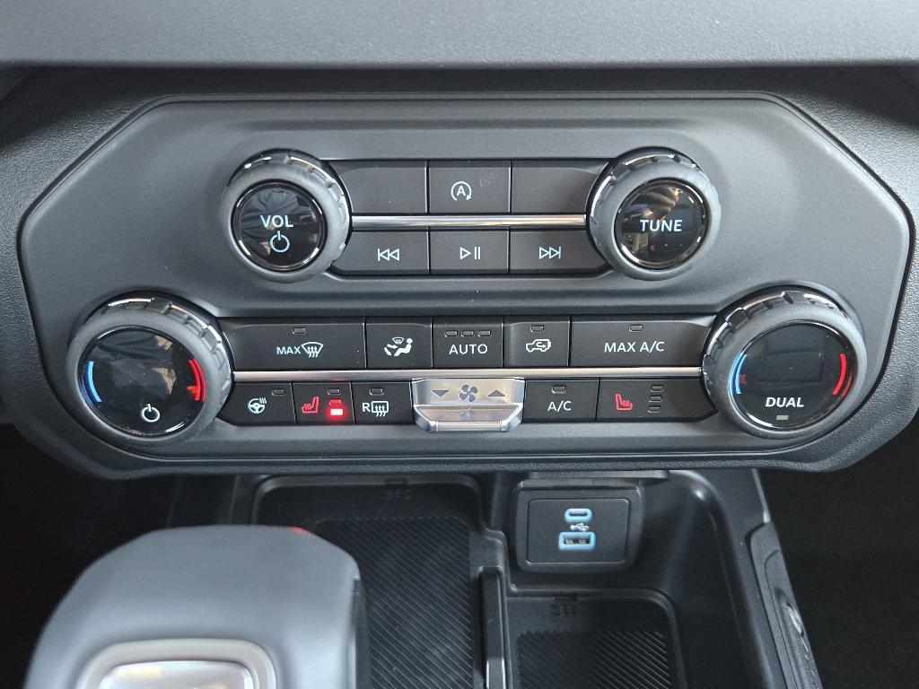 new 2025 Ford Bronco car, priced at $44,620