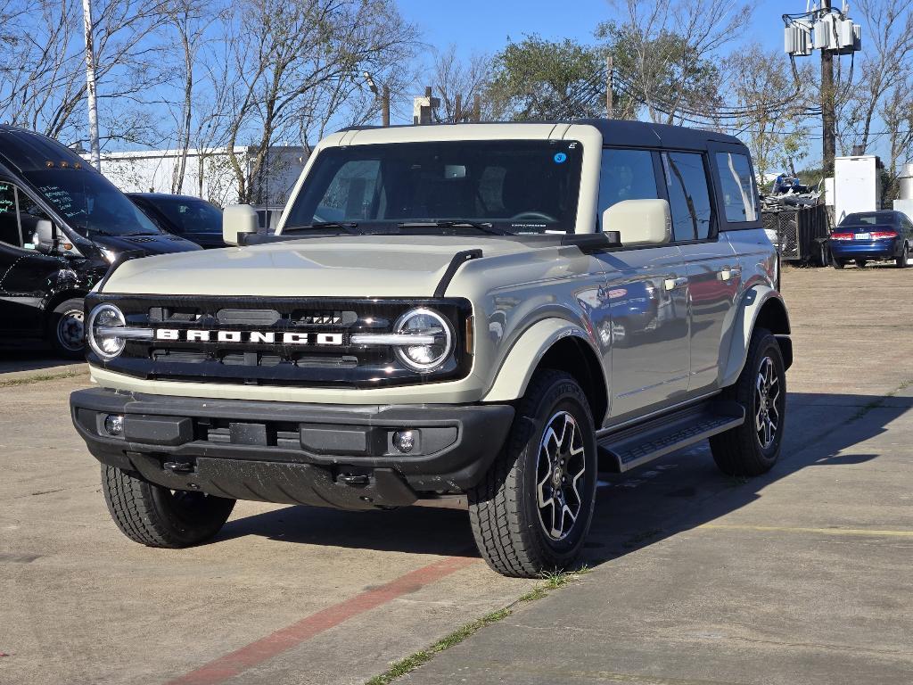new 2025 Ford Bronco car, priced at $44,620