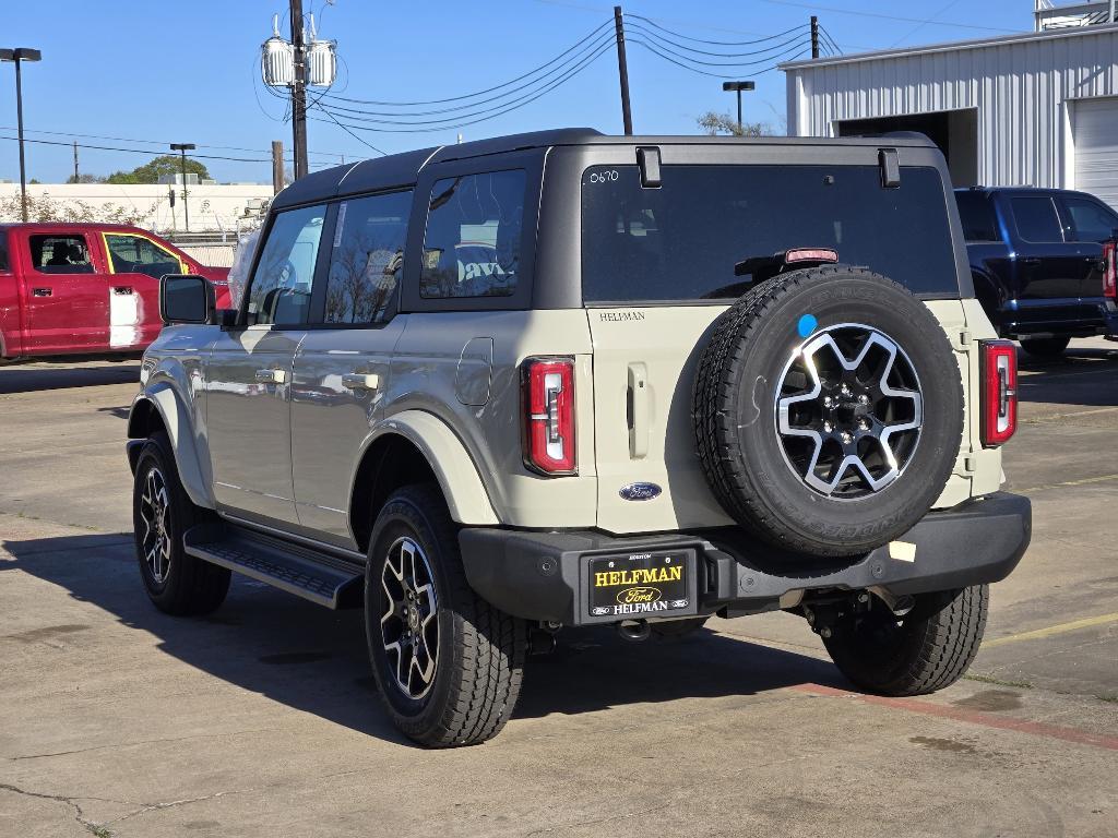 new 2025 Ford Bronco car, priced at $44,620