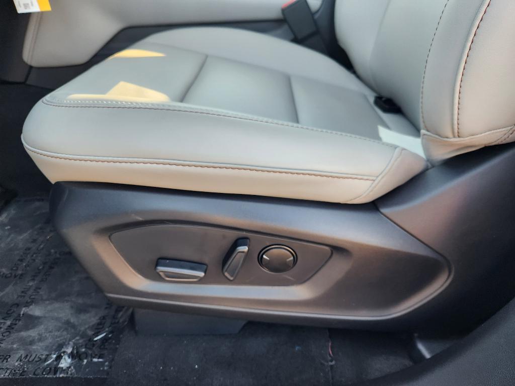 new 2025 Ford Explorer car, priced at $42,191