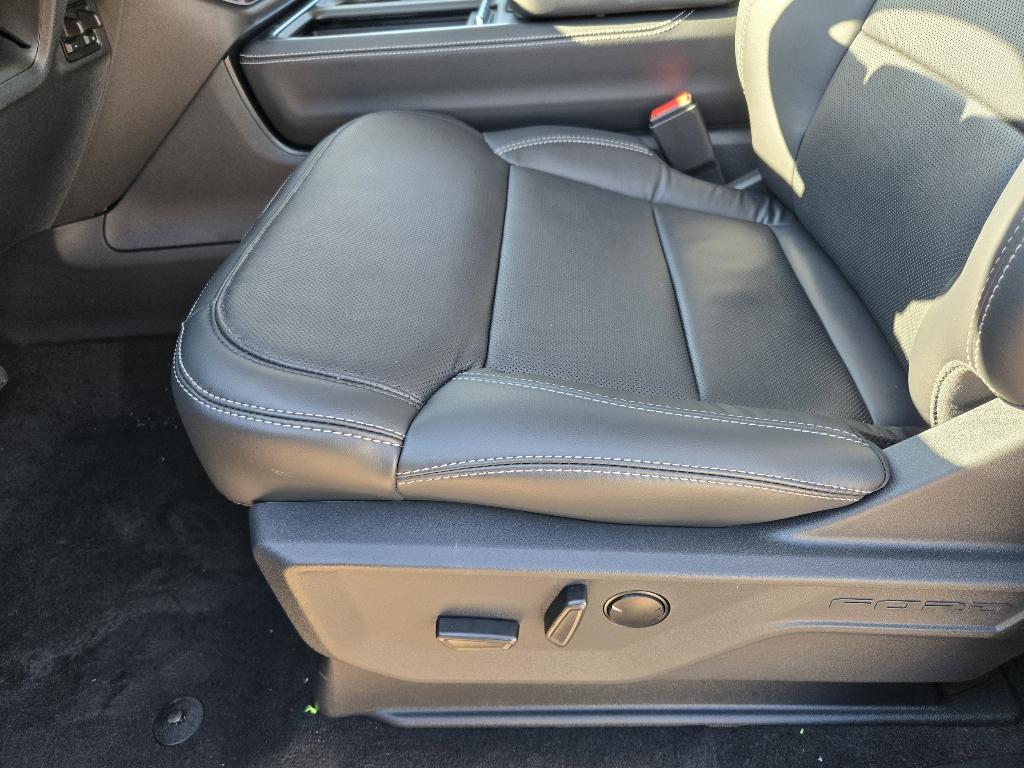 new 2025 Ford Expedition car, priced at $78,150