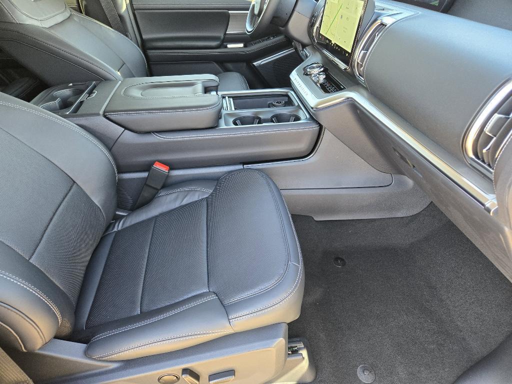 new 2025 Ford Expedition car, priced at $78,150