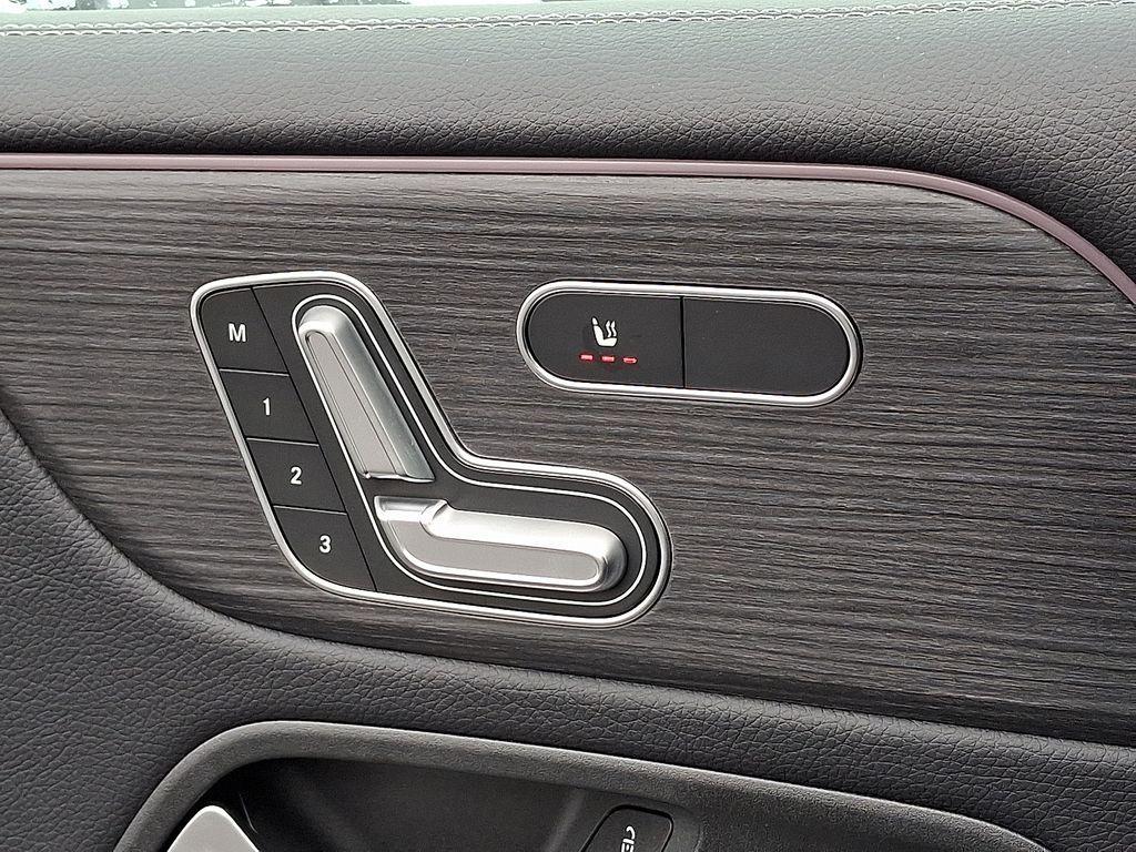 new 2026 Mercedes-Benz GLB 250 car, priced at $49,224