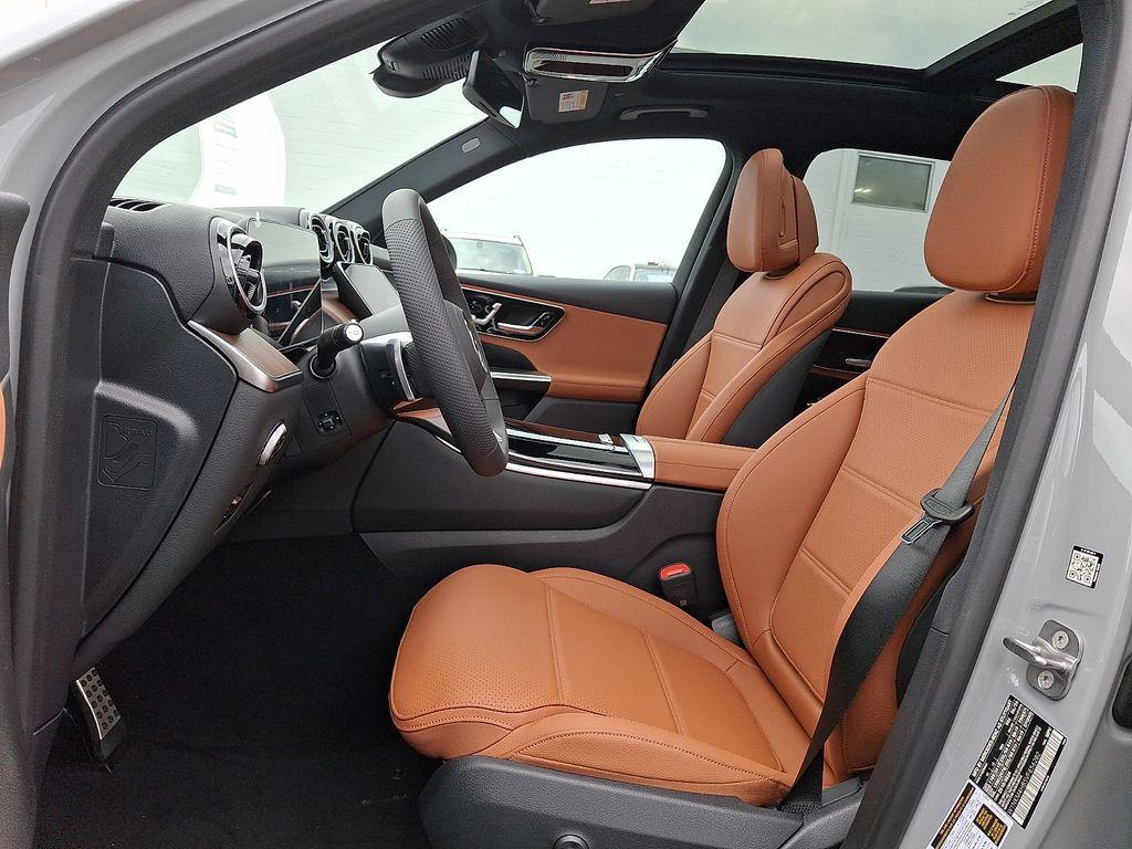new 2027 Mercedes-Benz GLC 300 car