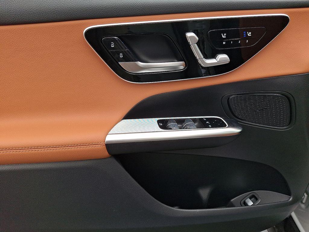 new 2027 Mercedes-Benz GLC 300 car