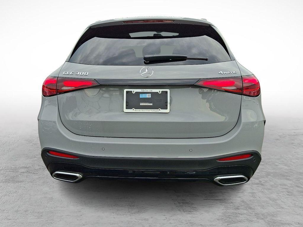 new 2027 Mercedes-Benz GLC 300 car