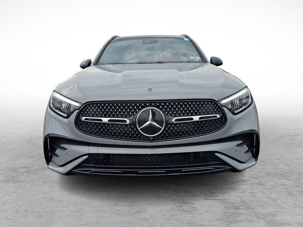 new 2027 Mercedes-Benz GLC 300 car