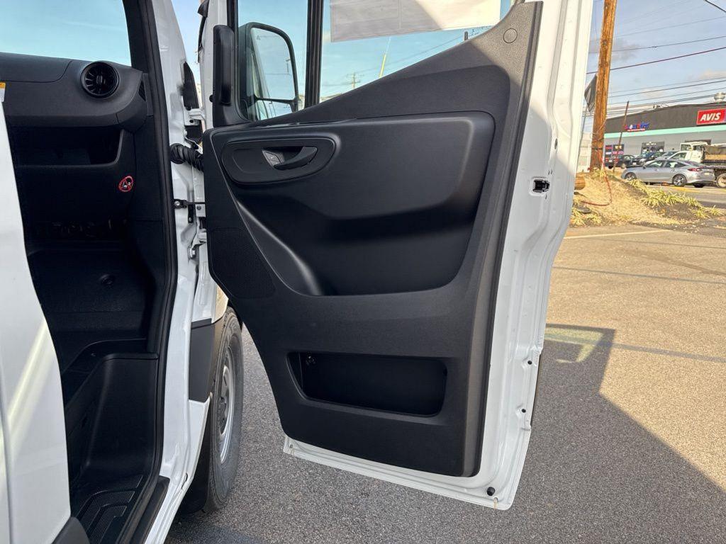 new 2025 Mercedes-Benz Sprinter 2500 car, priced at $53,286