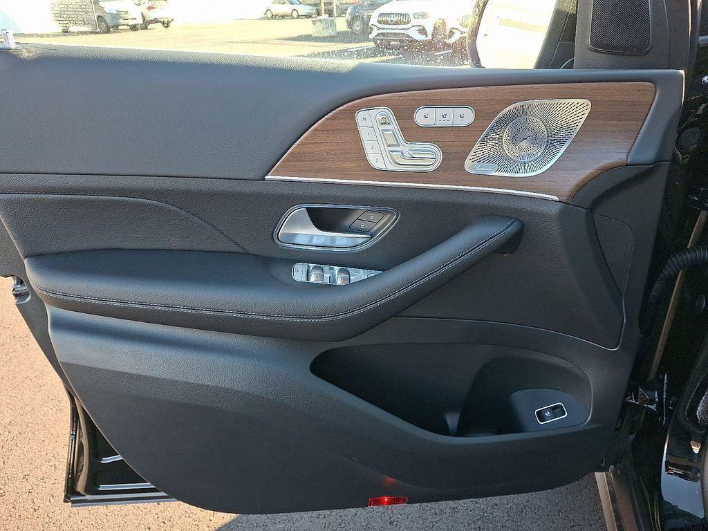 new 2026 Mercedes-Benz GLE 350 car, priced at $68,448