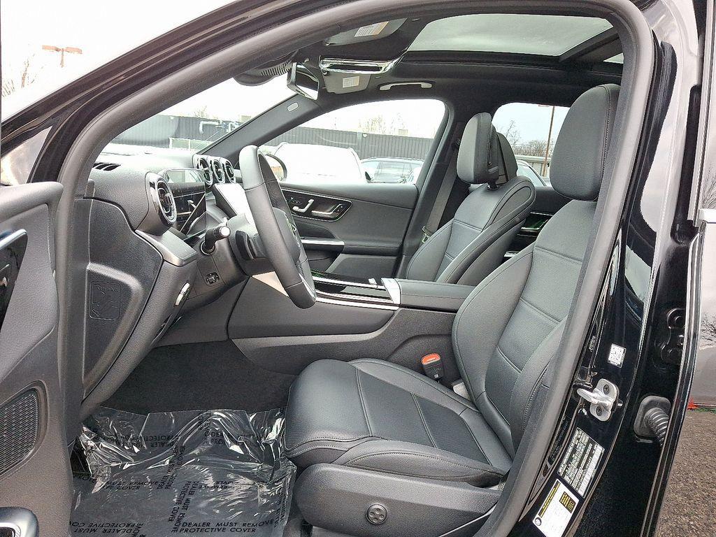 used 2025 Mercedes-Benz GLC 300 car, priced at $48,149