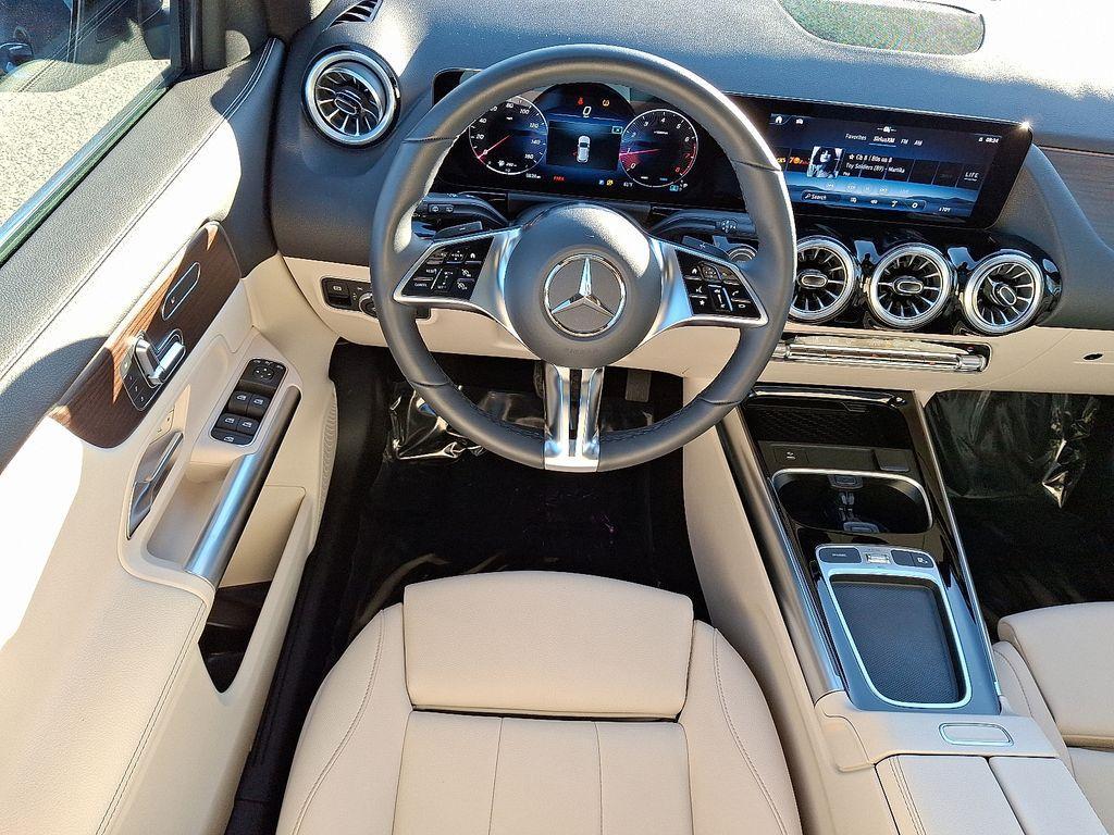 used 2025 Mercedes-Benz GLA 250 car, priced at $41,777