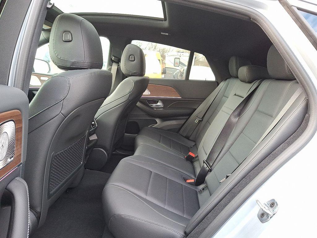 new 2026 Mercedes-Benz GLE 450 car, priced at $77,055