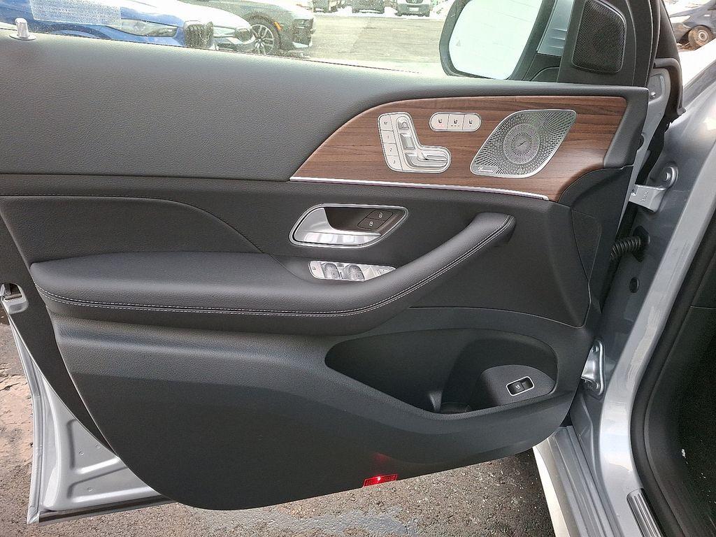 new 2026 Mercedes-Benz GLE 450 car, priced at $77,055