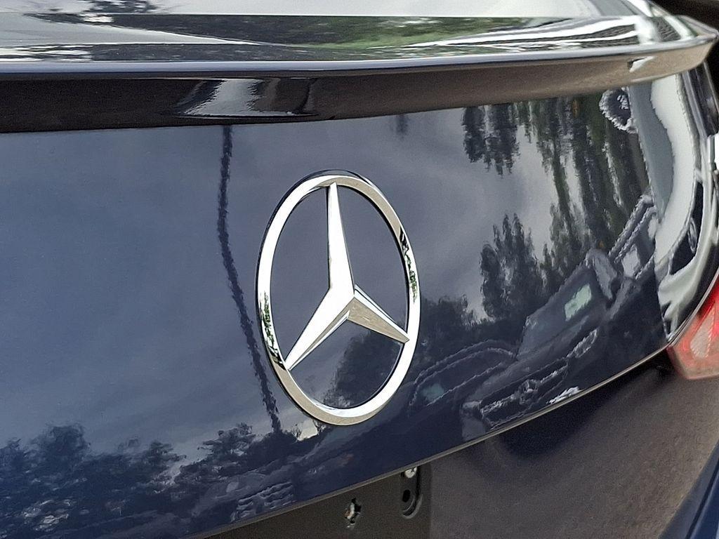 Mercedes-Benz C-Class view 28
