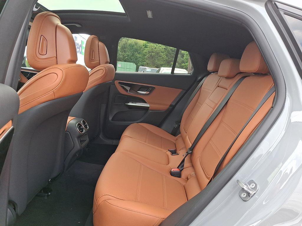 new 2027 Mercedes-Benz GLC 300 car