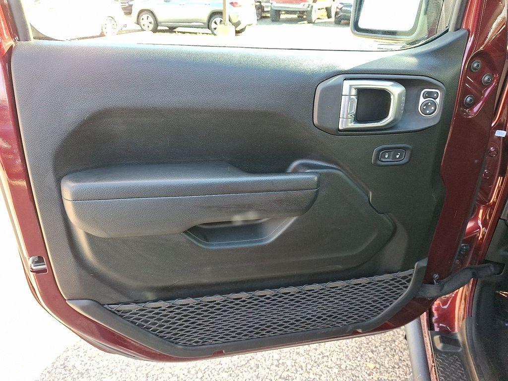 used 2022 Jeep Wrangler Unlimited car, priced at $31,999