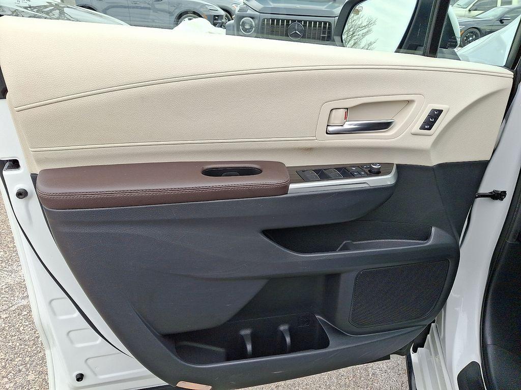 used 2022 Toyota Sienna car, priced at $43,116