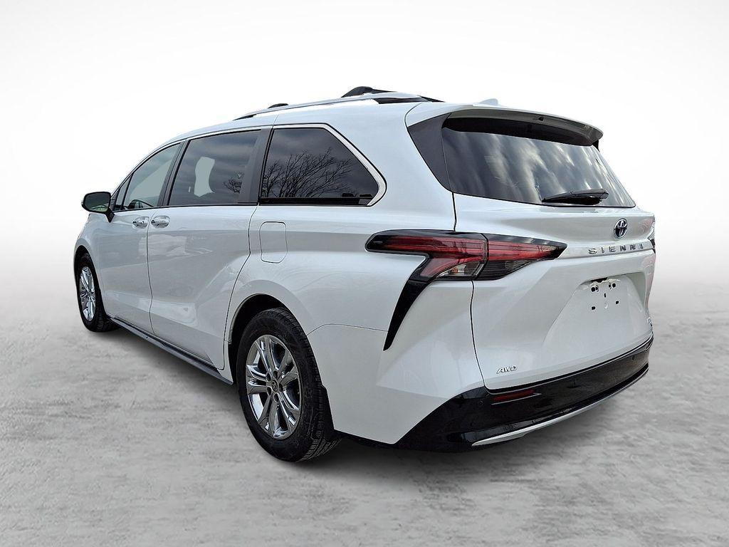 used 2022 Toyota Sienna car, priced at $43,116
