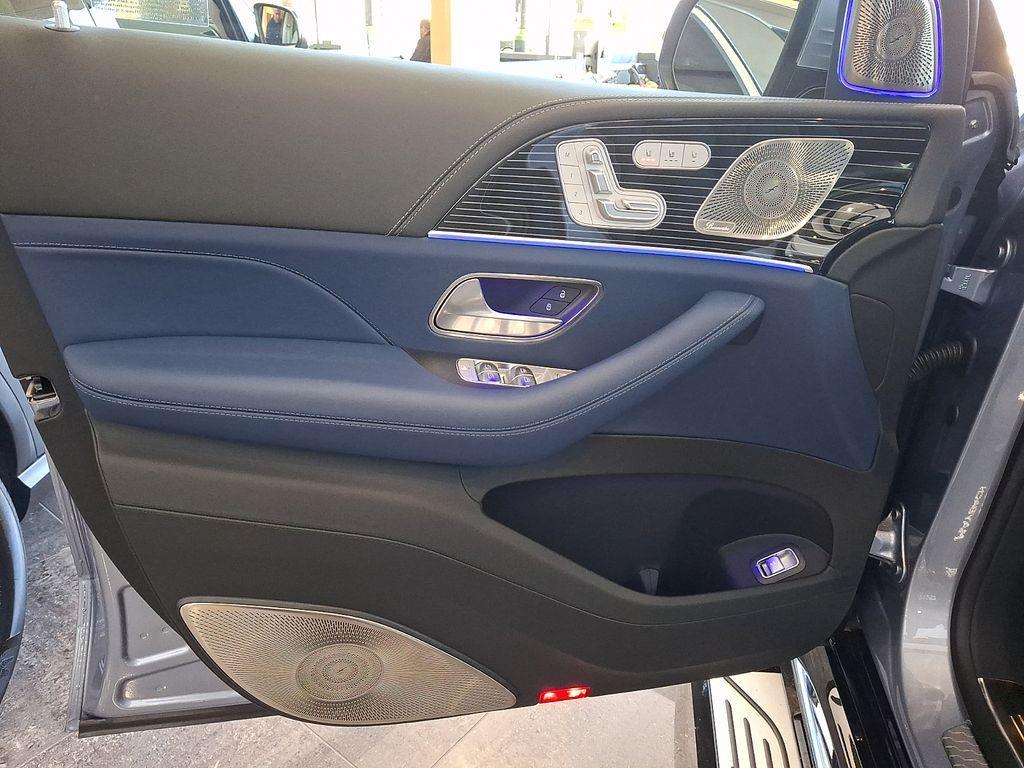 new 2026 Mercedes-Benz Maybach GLS 600 car, priced at $206,105