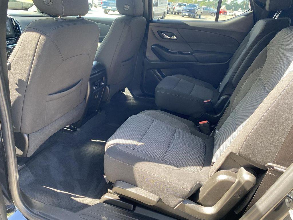 used 2023 Chevrolet Traverse car, priced at $30,594