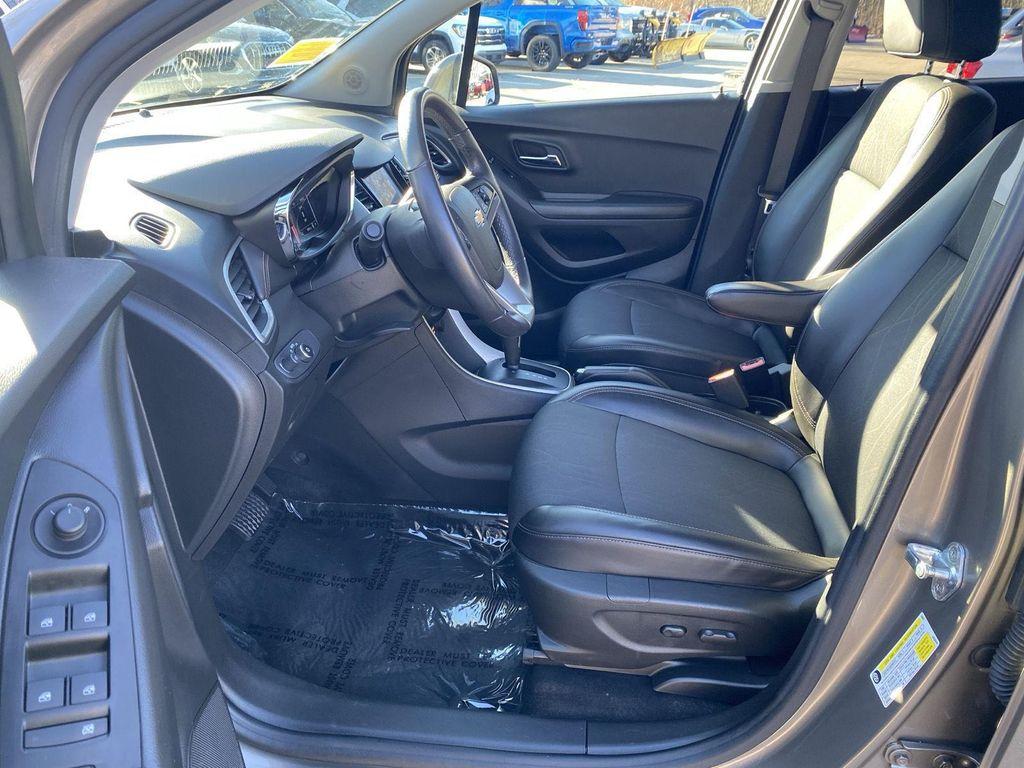 used 2022 Chevrolet Trax car, priced at $18,999