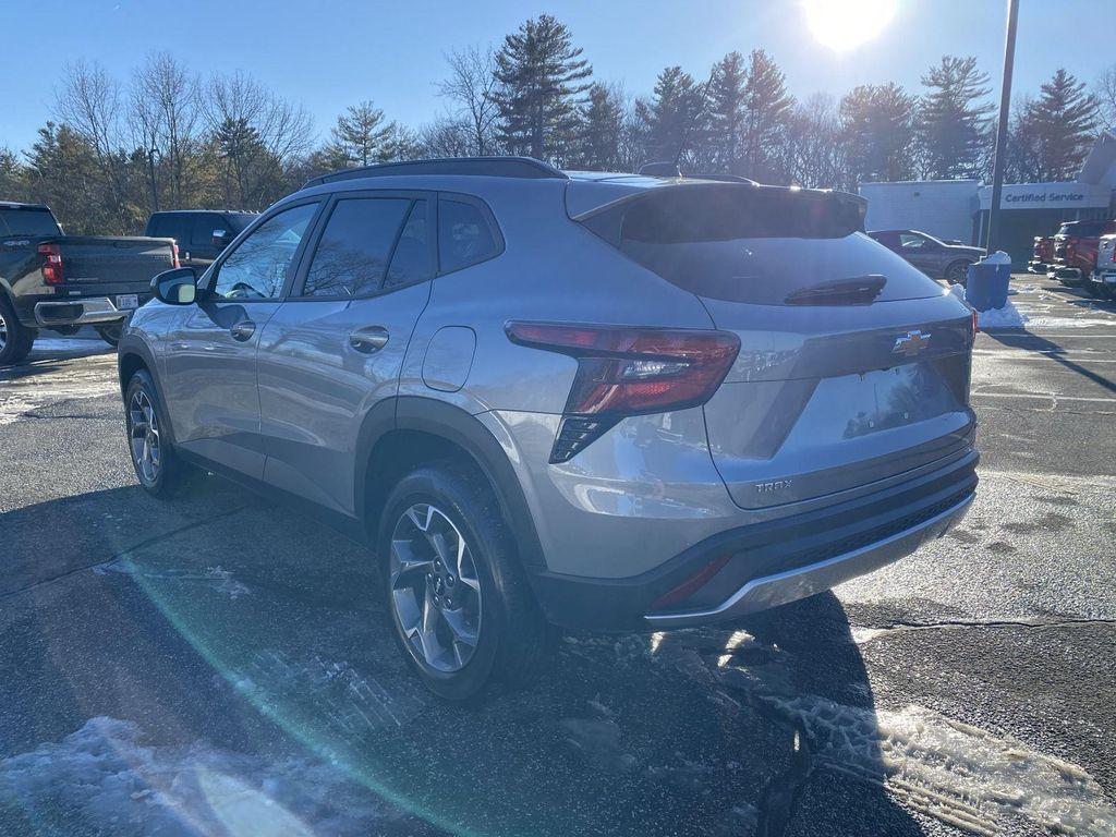 used 2024 Chevrolet Trax car, priced at $20,999