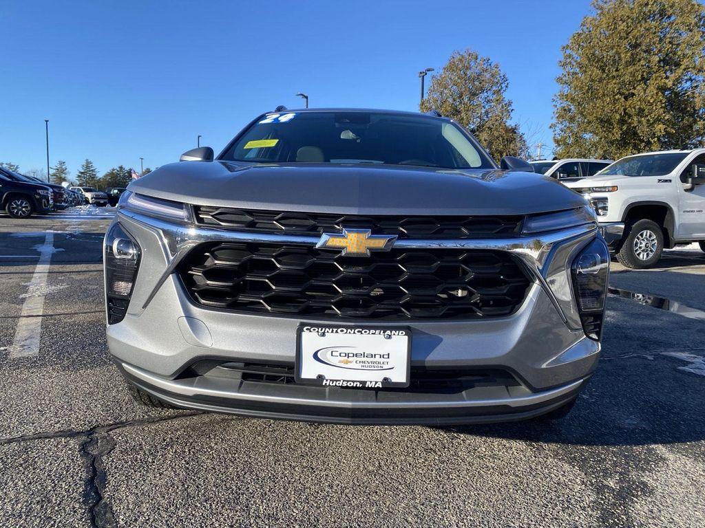 used 2024 Chevrolet Trax car, priced at $20,999