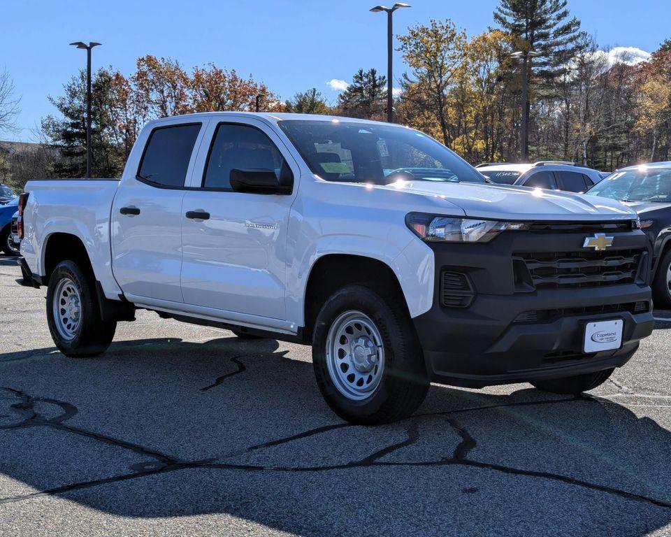 new 2025 Chevrolet Colorado car, priced at $30,690