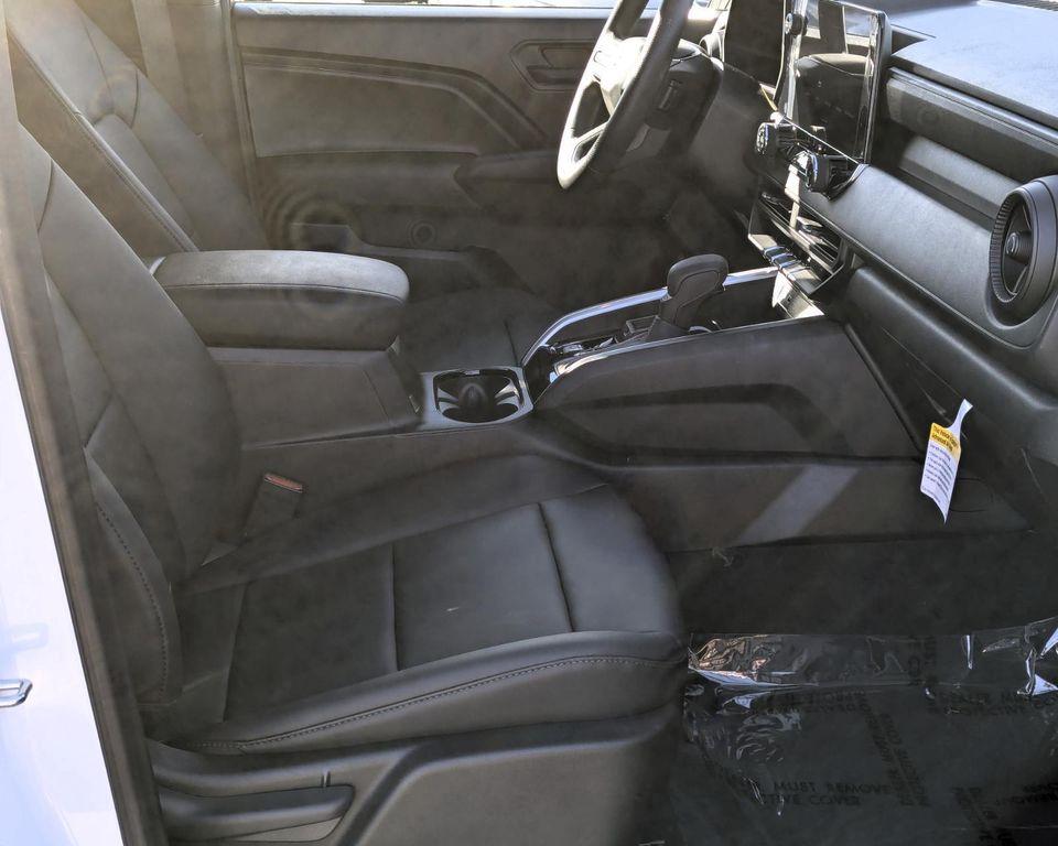 new 2024 Chevrolet Colorado car, priced at $30,385