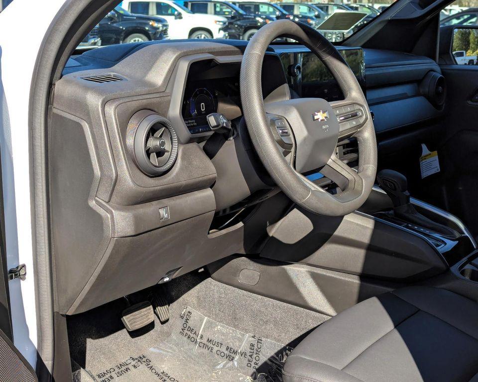 new 2024 Chevrolet Colorado car, priced at $30,385