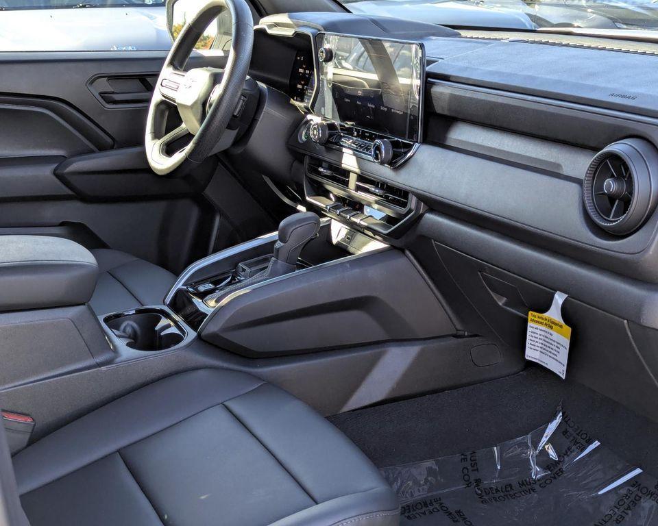 new 2024 Chevrolet Colorado car, priced at $30,385