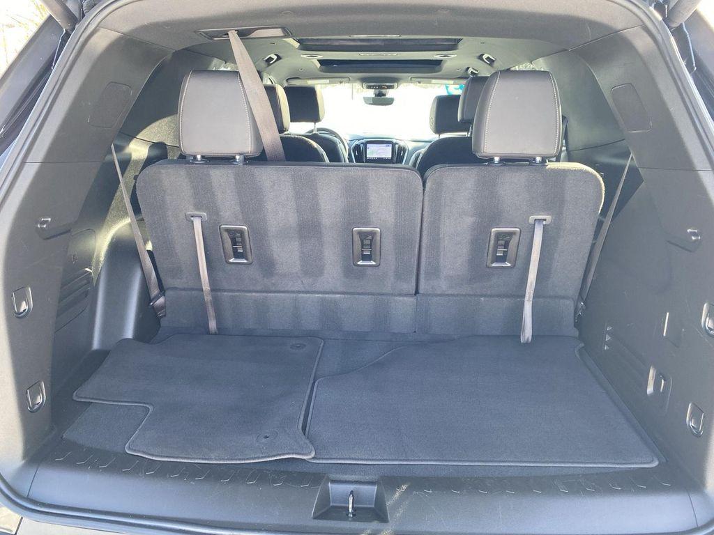 used 2023 Chevrolet Traverse car, priced at $31,999