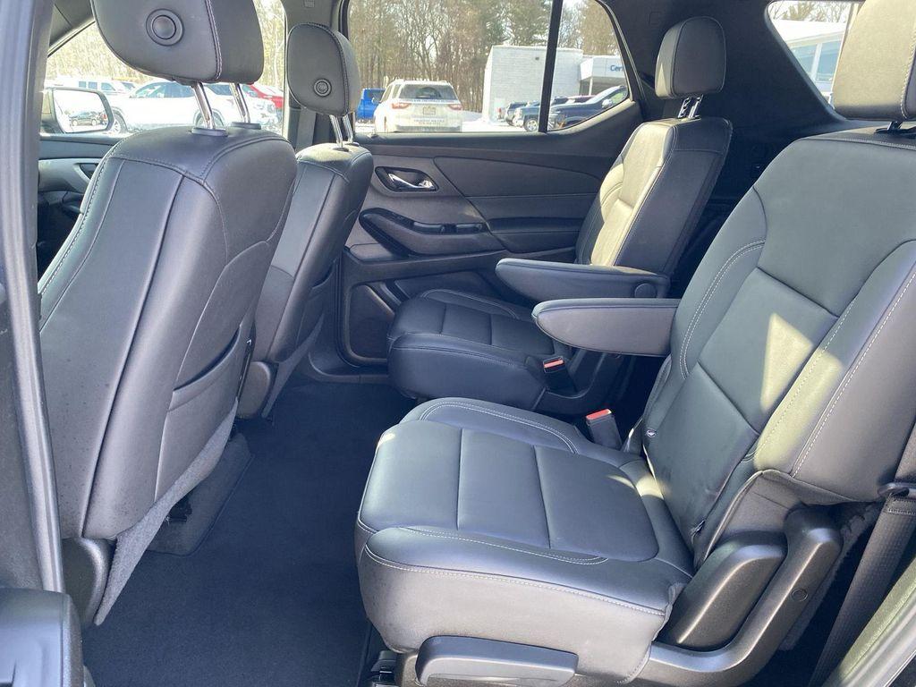 used 2023 Chevrolet Traverse car, priced at $31,999