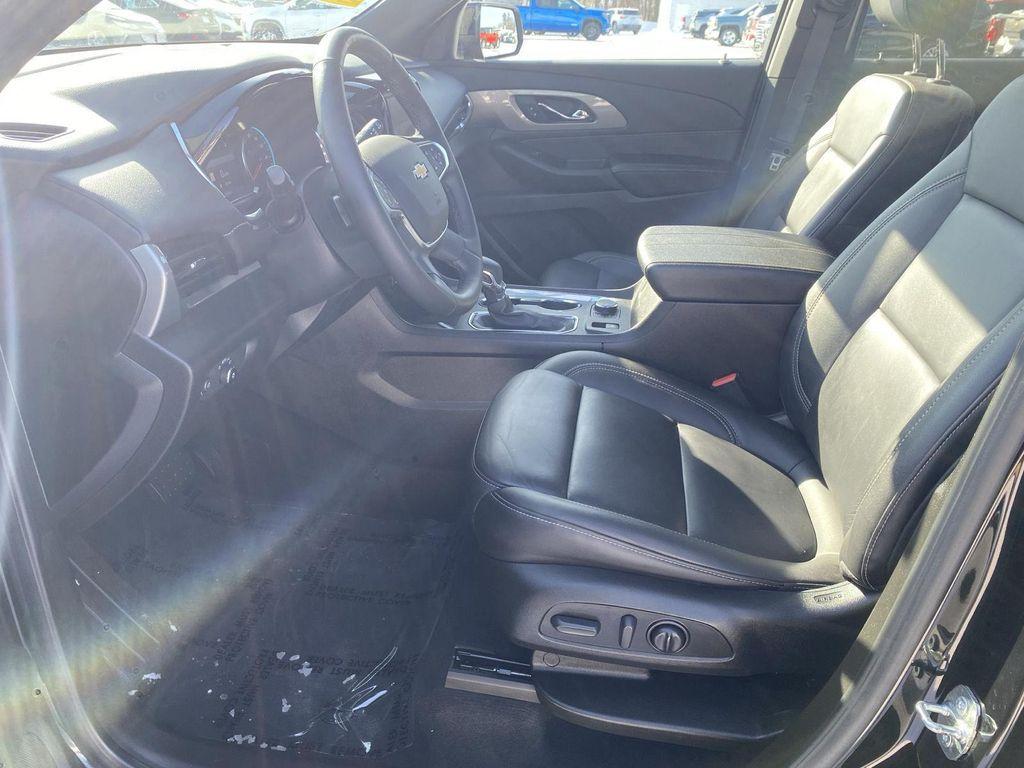 used 2023 Chevrolet Traverse car, priced at $31,999
